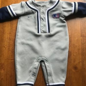 NY YANKEES NIKE BASEBALL UNIFORM